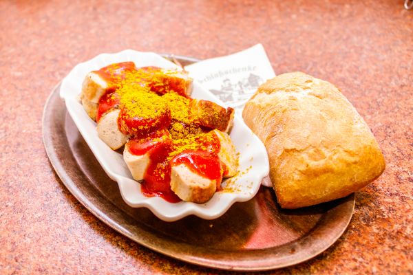 schlossschenke-currywurst7A043242-7C01-B151-159F-ACAE8268FA5E.jpg
